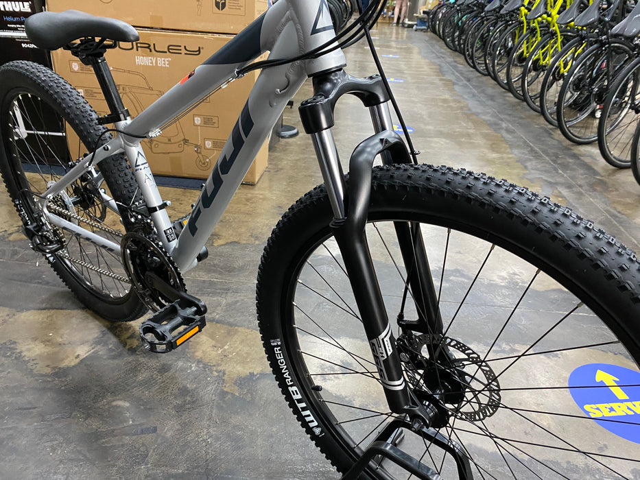 Fuji Adventure 27.5 Shimano Tourney - Satin Silver 2022