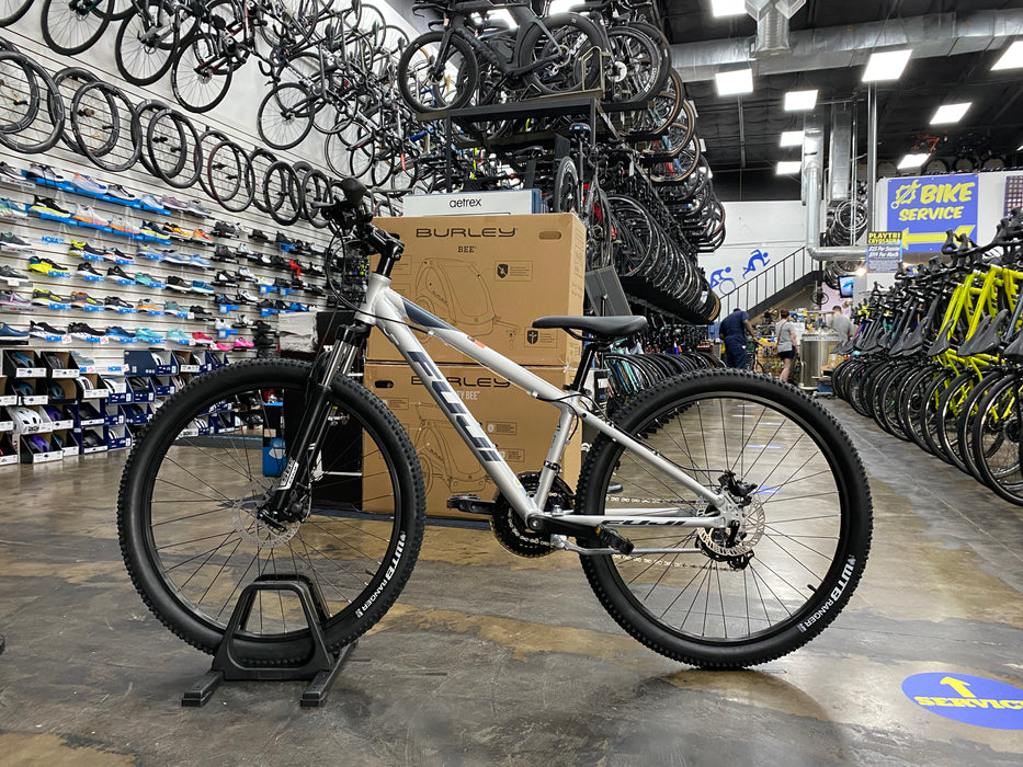 Fuji Adventure 27.5 Shimano Tourney - Satin Silver 2022