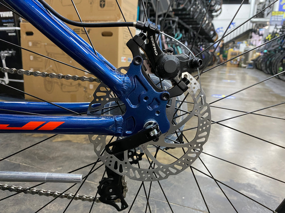 Fuji Adventure 27.5 Disc Shimano Tourney 7 Speed - Dark Blue 2022