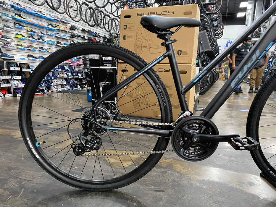 Fuji Traverse 1.7 ST Disc Shimano Tourney 7 Speed - Satin Black/Cyan 2022