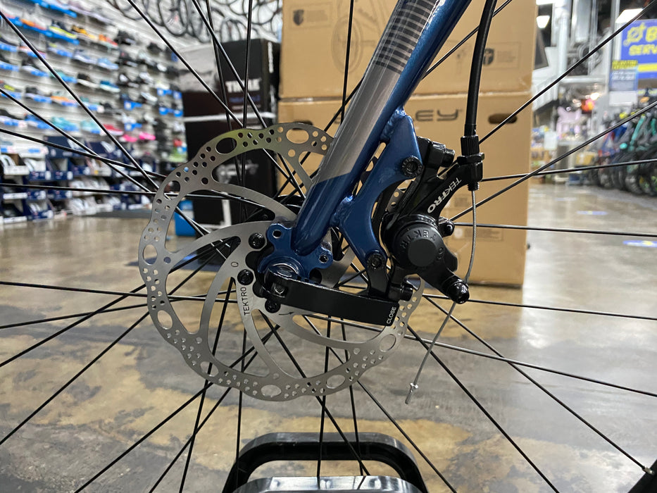 Fuji Absolute 1.9 Disc Shimano Tourney 8 Speed - Dark Blue 2022