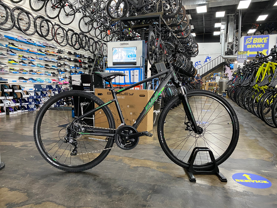 Fuji Traverse 1.7 Disc Shimano Tourney 7 Speed - Satin Black/Green 2022