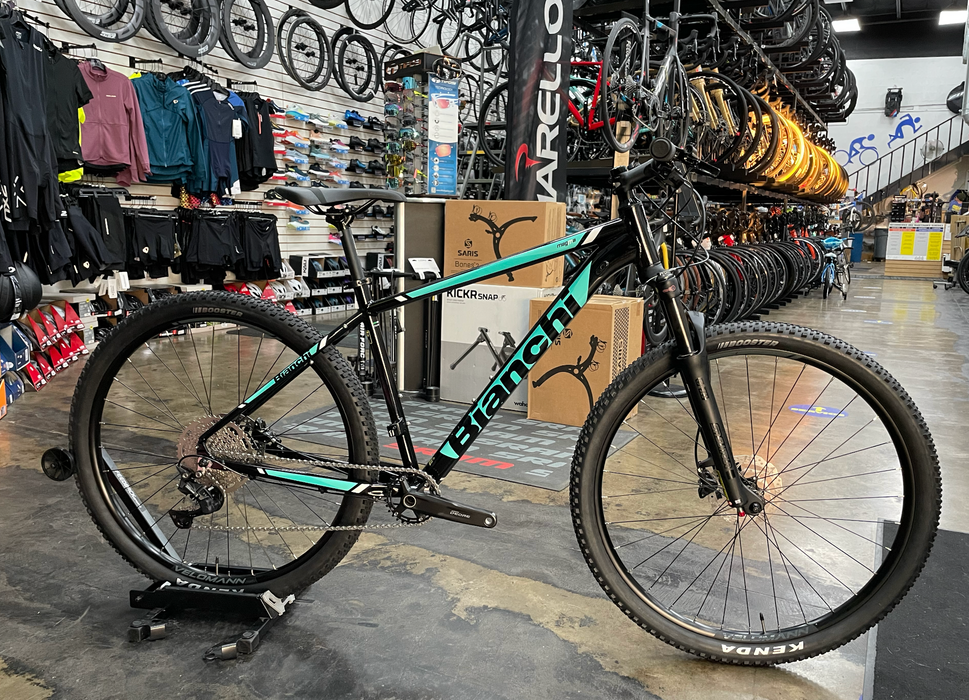 Bianchi Magma 9.1 Shimano Deore 10 Speed - Black 2022