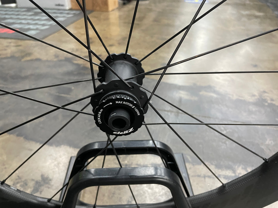 Zipp 858 NSW Tubeless Disc-Brake Carbon Wheelset