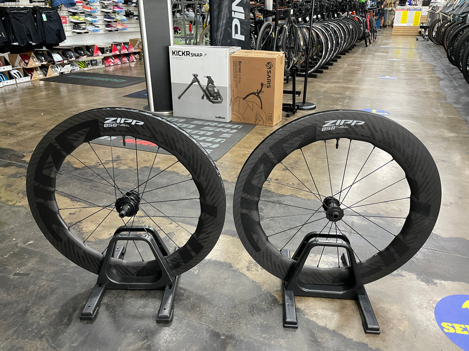 Zipp 858 NSW Tubeless Disc-Brake Carbon Wheelset