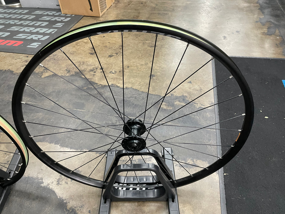 WTB Serra i23 Wheelset 700c Tubeless Ready 12x100mm/12x142mm Thru Axle 6-Bolt Disc