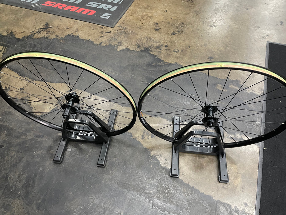 WTB Serra i23 Wheelset 700c Tubeless Ready 12x100mm/12x142mm Thru Axle 6-Bolt Disc