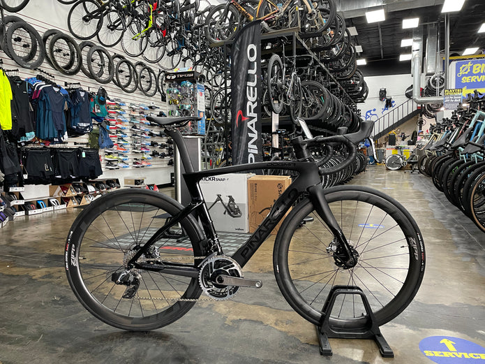 Pinarello Dogma F Disc SRAM Red eTap AXS 12 Speed Zipp 303S - 2024