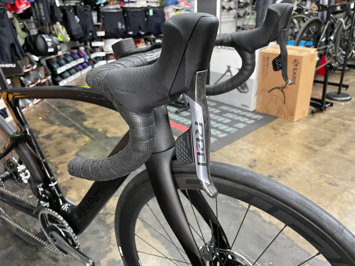 Pinarello Dogma F Disc SRAM Red eTap AXS 12 Speed Zipp 303S - 2024