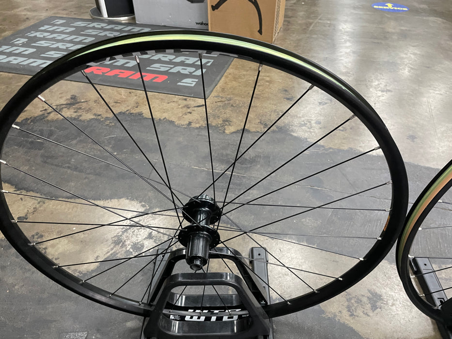 WTB Serra i23 Wheelset 700c Tubeless Ready 12x100mm/12x142mm Thru Axle 6-Bolt Disc