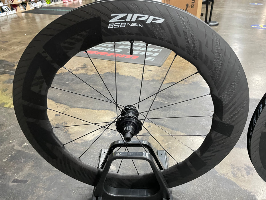 Zipp 858 NSW Tubeless Disc-Brake Carbon Wheelset