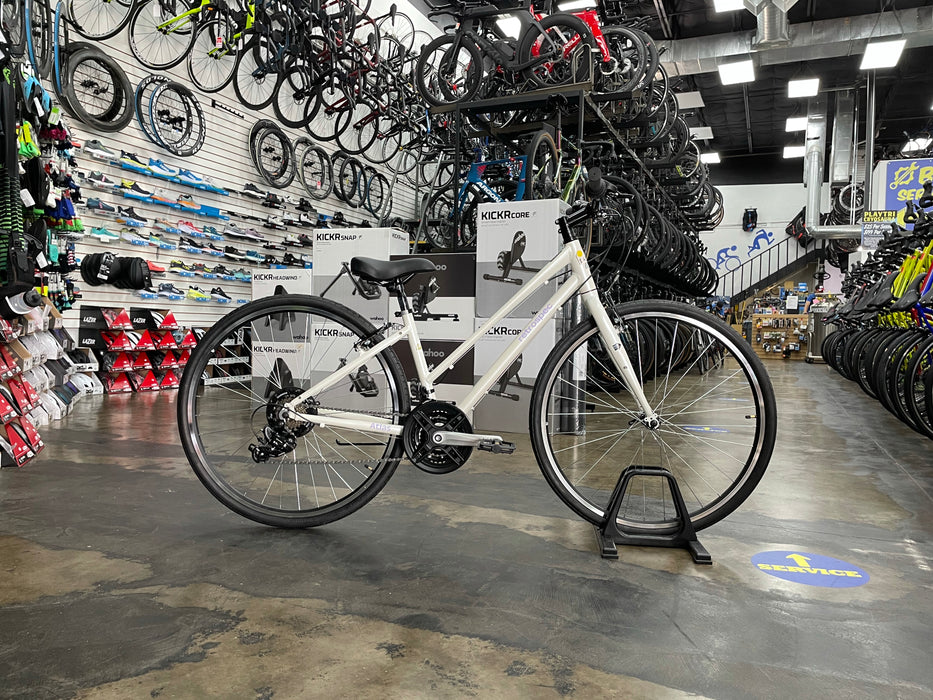 Retrospec Atlas Step-Thru Comfort Hybrid Bike Shimano Tourney - White 2022