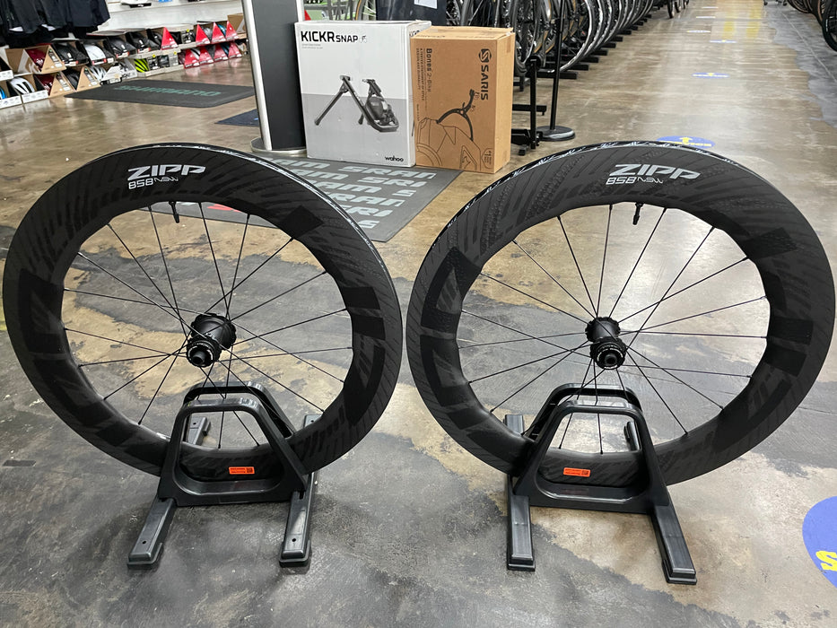 Zipp 858 NSW Tubeless Disc-Brake Carbon Wheelset