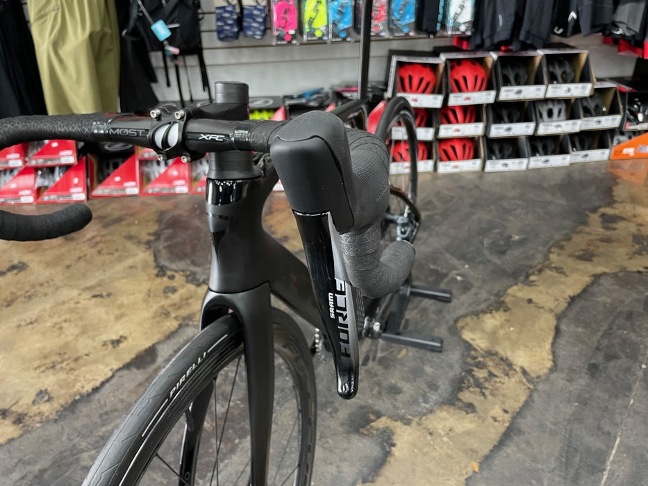 Pinarello Dogma F Disc SRAM Force eTap AXS - Fulcrum Speed 40 Lite - 2024