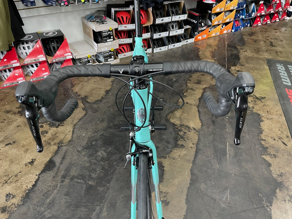 Bianchi Via Nirone 7 Shimano 105 11 Speed - Celeste 2023