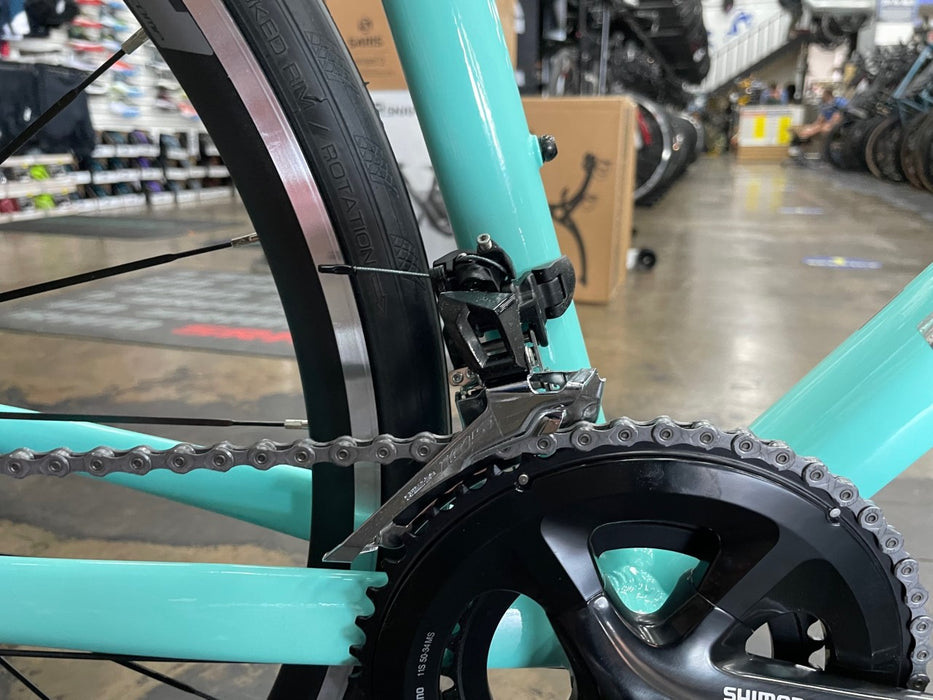 Bianchi Via Nirone 7 Shimano 105 11 Speed - Celeste 2023