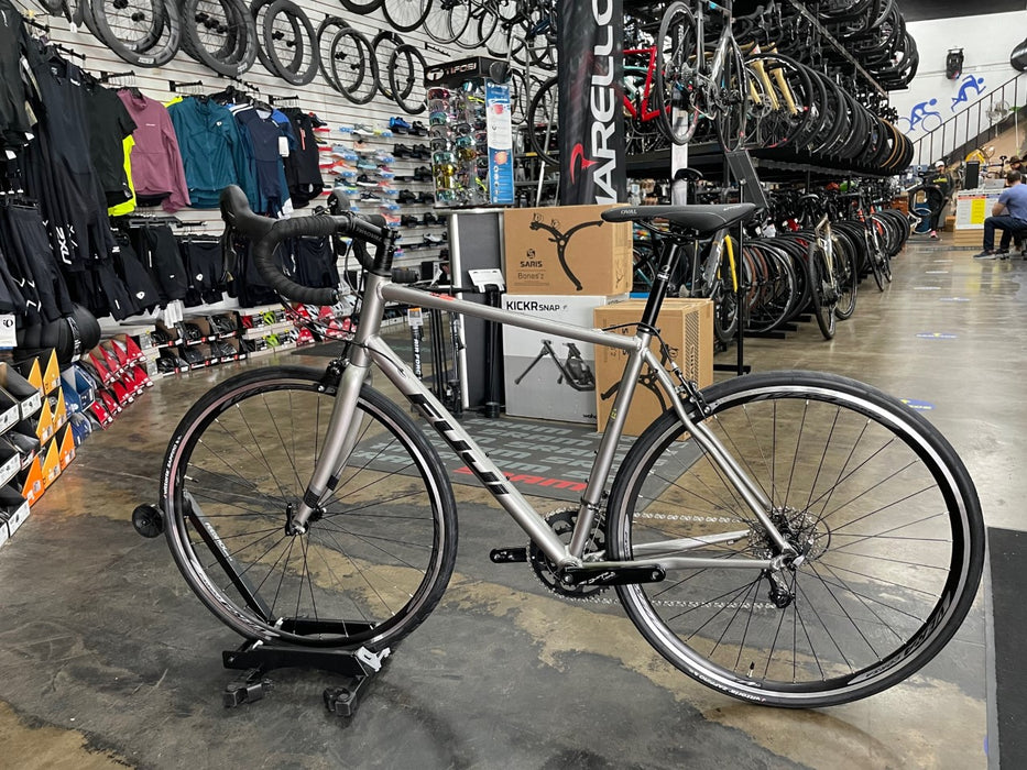 Fuji Sportif 2.1 MircoShift R9 - Tech Silver 2021