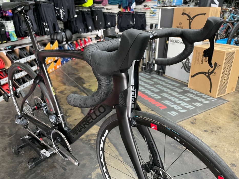 Pinarello Dogma F12 Disc SRAM Force eTap AXS - Fulcrum Racing 5