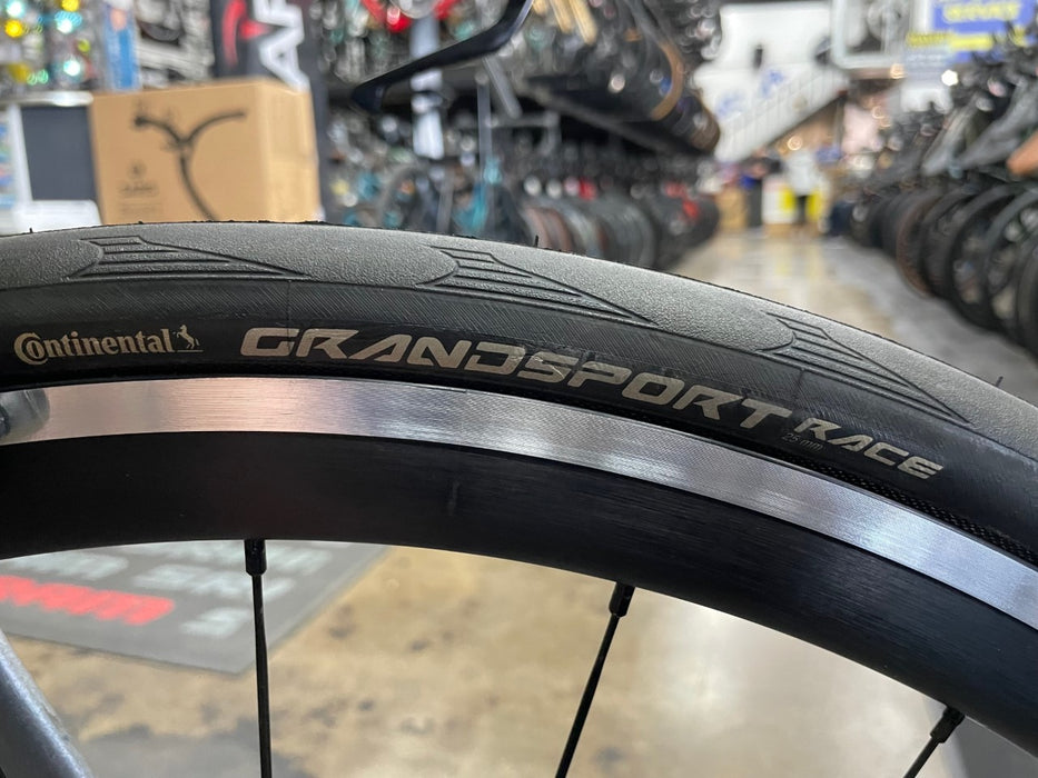 Felt IA 10 Rim Brake Ultegra Di2 11 Speed - Silver/Gray/Black 2019 DEMO